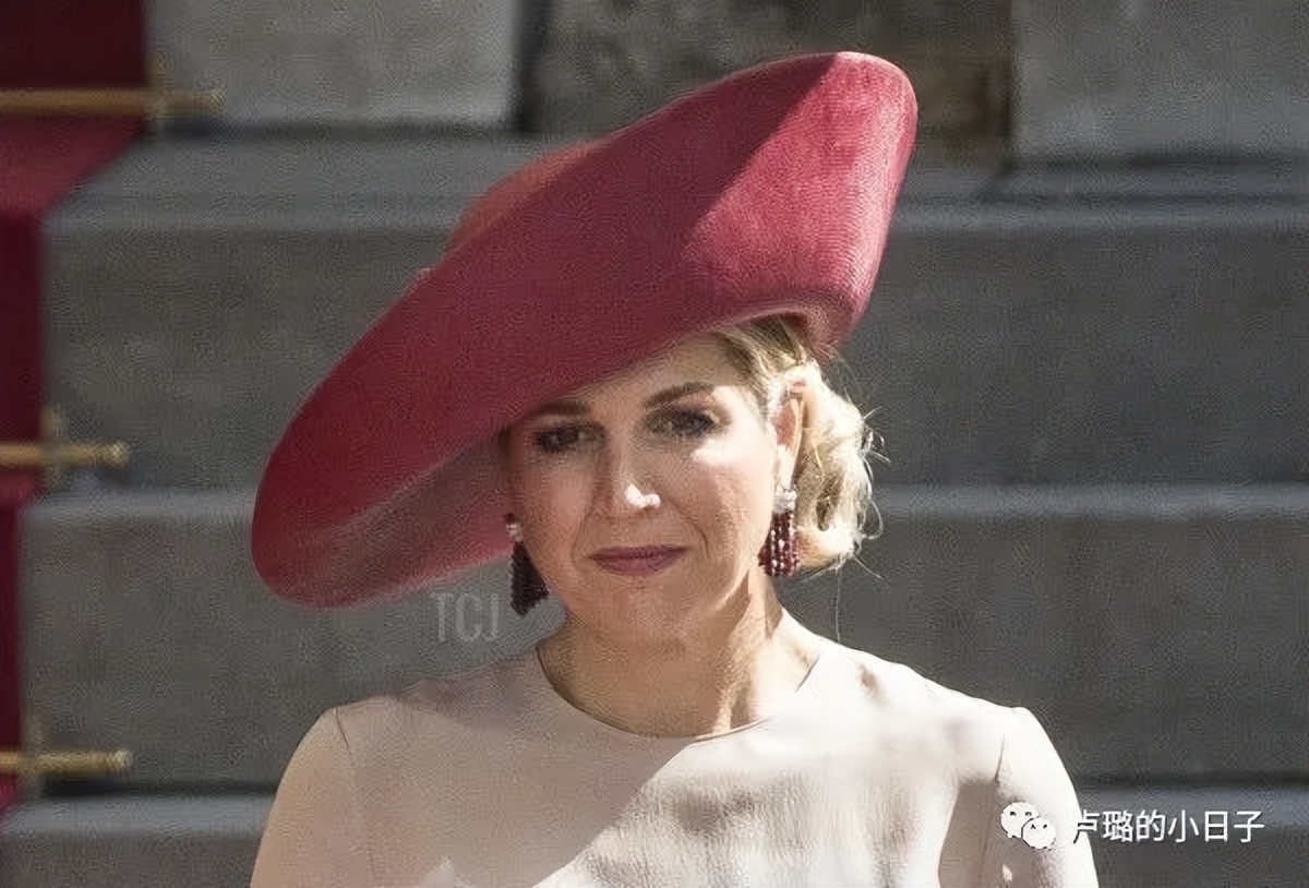 一对耳环价值36万,一对耳环一百万