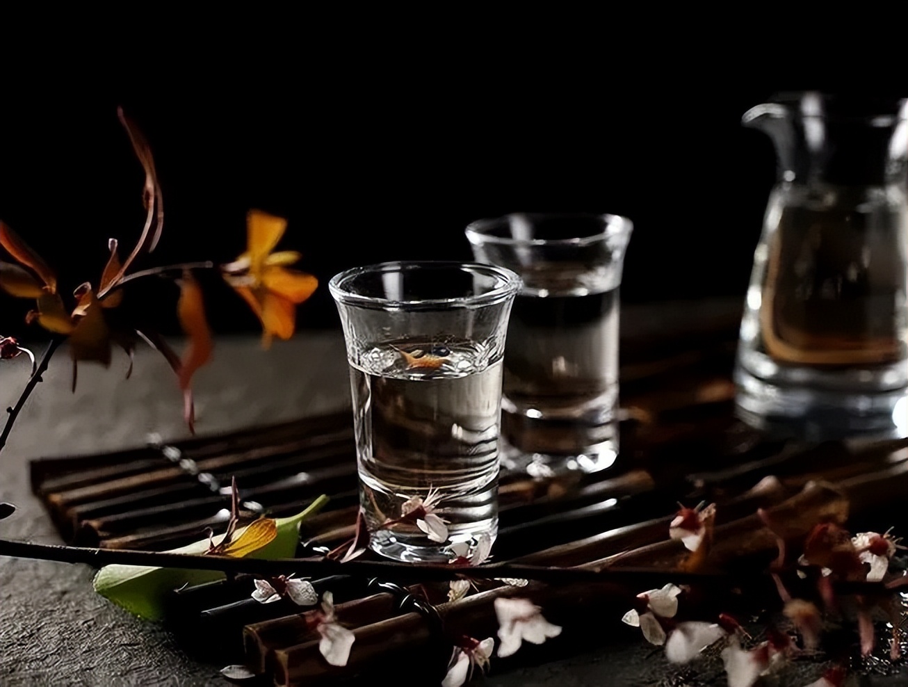 赖茅53度传承蓝是坤沙酿造工艺吗,赖茅一代工匠用的是大曲坤沙吗