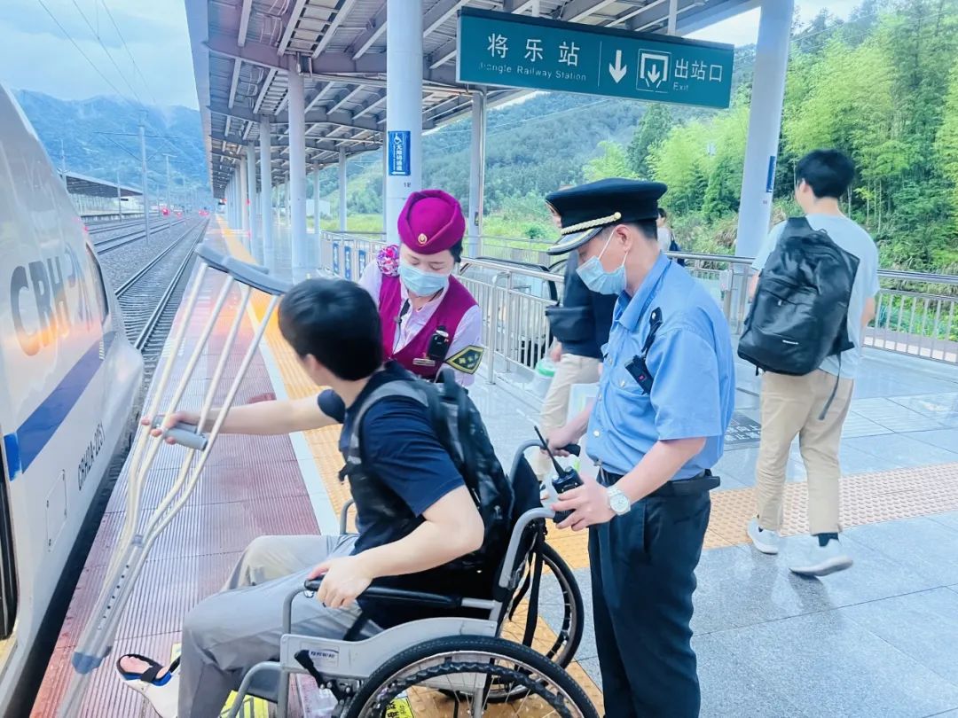 最美的列车长,最美列车长