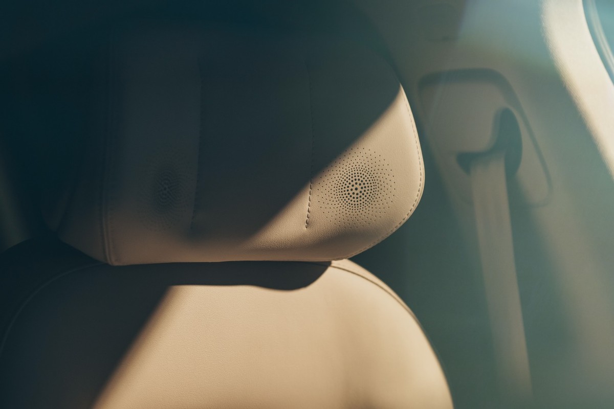 “巴赫”是怎么挤爆车企服务器的？