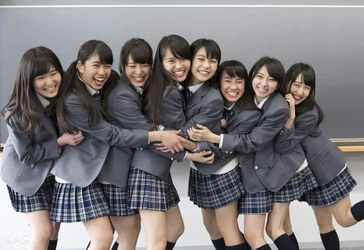 中国校服日本校服俄罗斯校服pk,各国奇葩学生校服