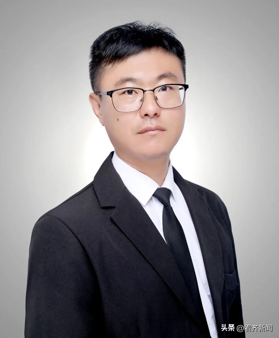 榻愰綈鍝堝皵琛℃按绉佺珛楂樹腑,榻愰綈鍝堝皵琛℃按楂樹腑