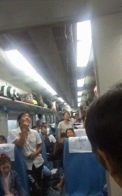 女生衣服上的字母含义,你知道衣服上的字什么意思吗