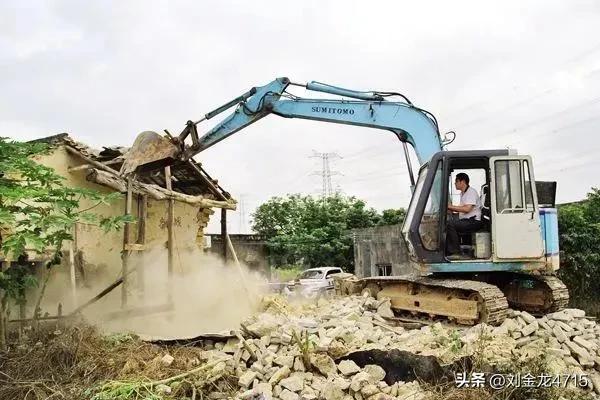 天津巨贪敛财超3亿元，每天睡在铺满现金的床上，被民众举报66次