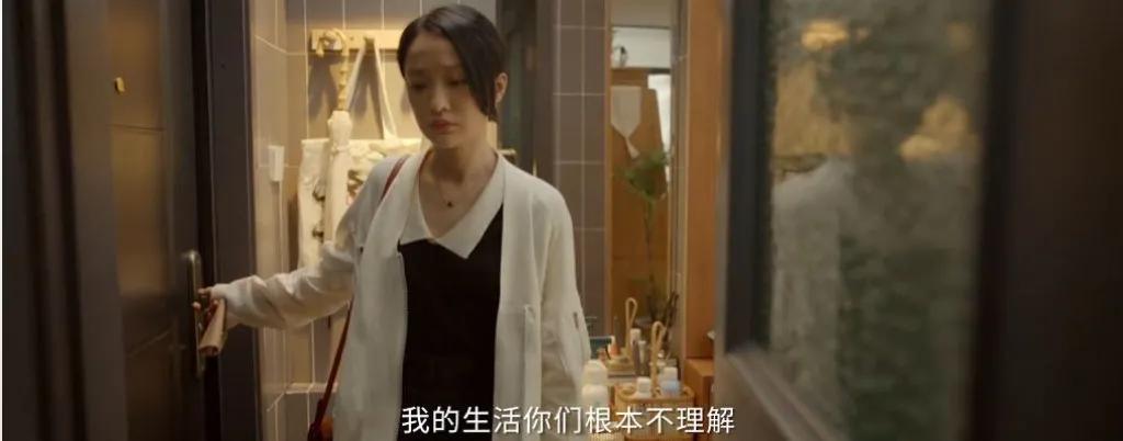 直播间卖的翡翠玉石低价的猫腻,直播间现场售卖翡翠的骗局