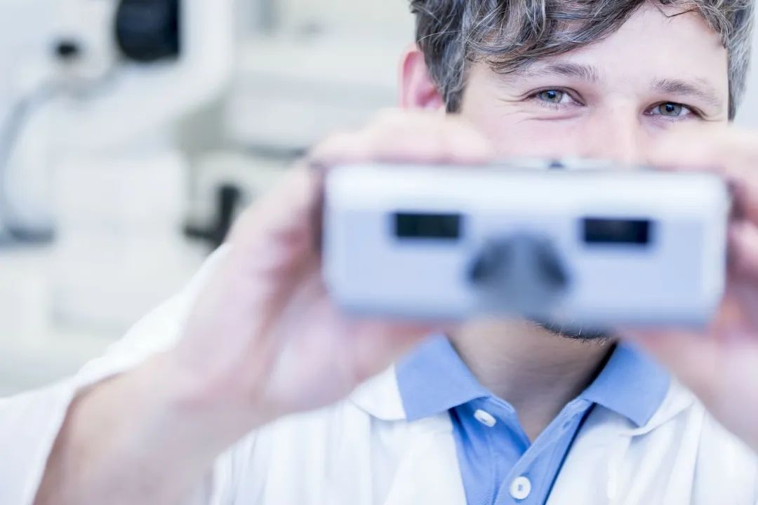 眼镜店相较于其他眼镜店的优势,眼镜店效益好吗