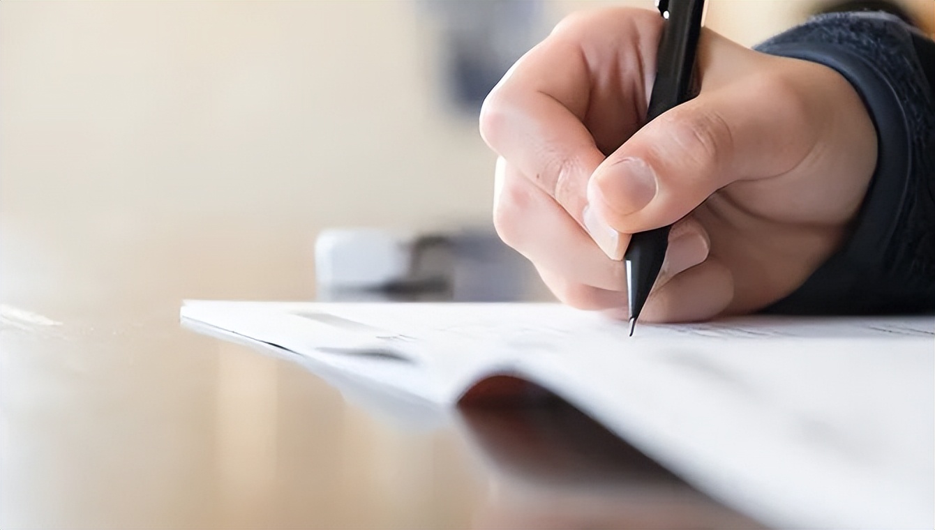 绌峰皬浼欑殑绁炴搷浣滄暣鎳典簡鍦ㄥ満鐨勪汉,绌峰睂涓濈鎿嶄綔