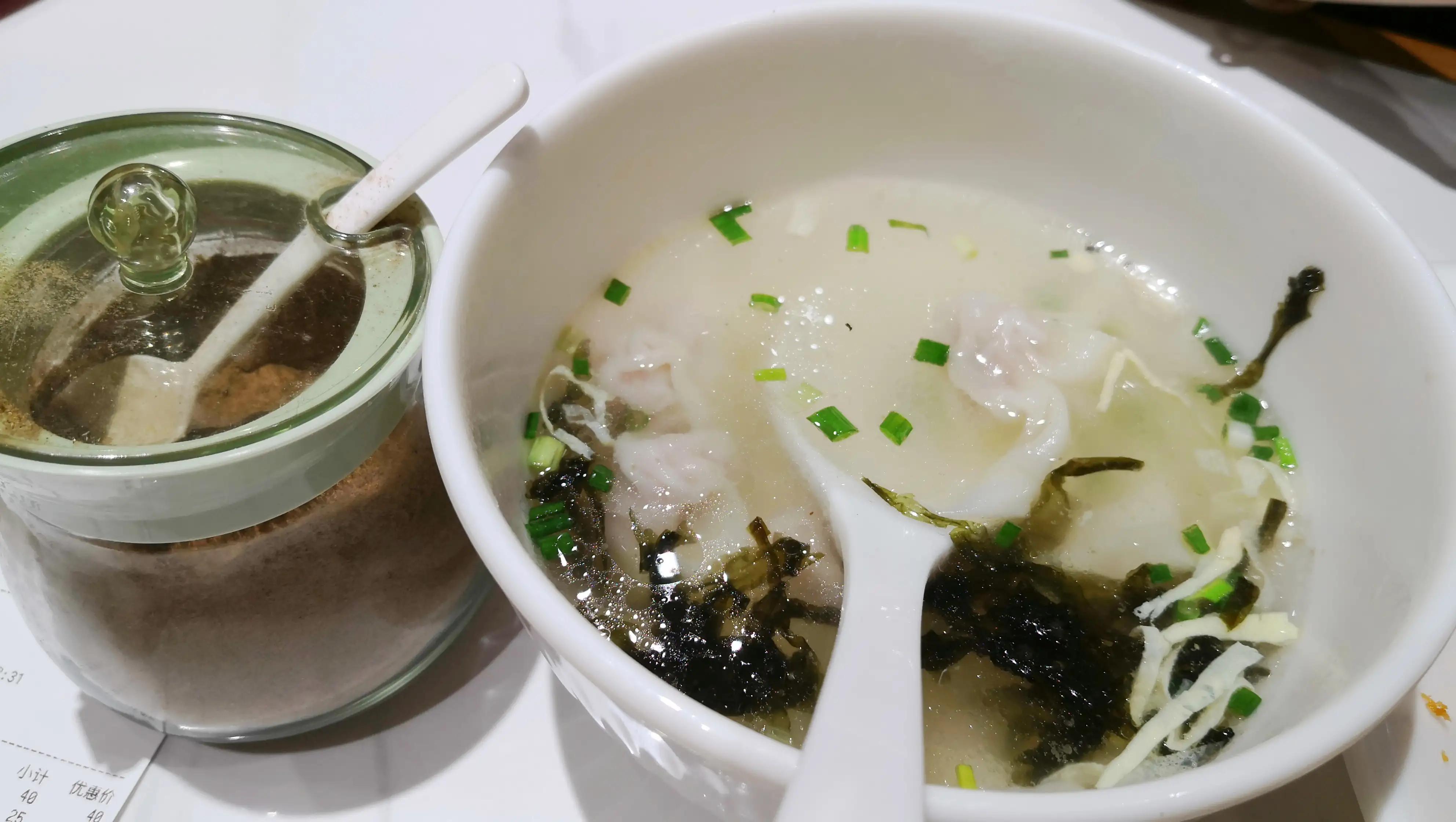 弄堂小吃、欧洲红酒，中西雅俗共赏