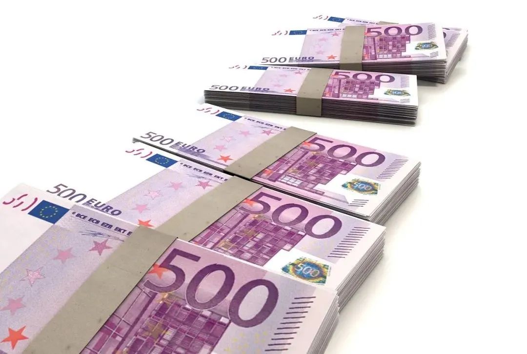 血饮：再次爆发金融氦闪！美元霸权会崩溃吗？