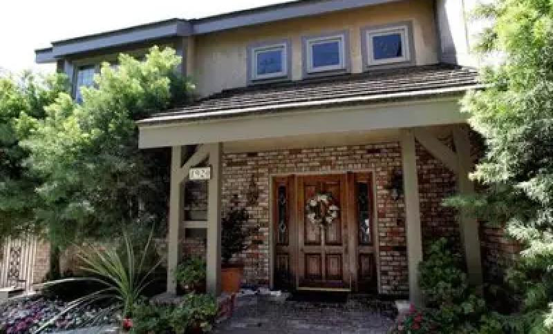 08年美国超级*子骗**:靠忽悠进华尔街,骗婚女高管12年