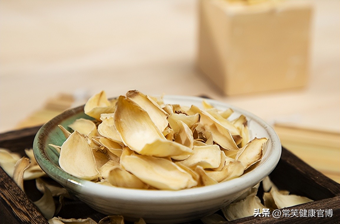 看了《后浪》才知道，端午节必备的艾草，原来一个夏天都这么有用