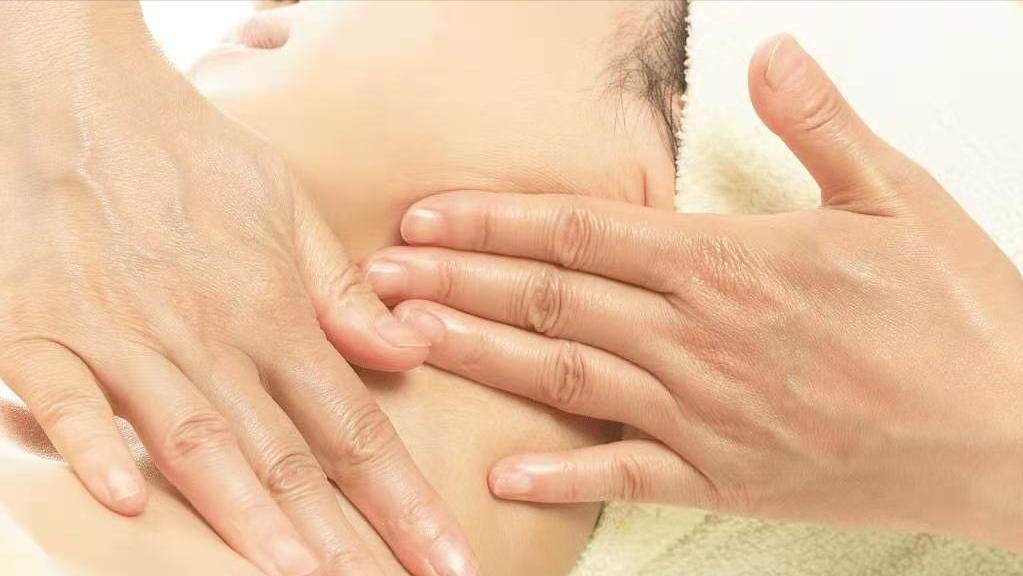 乳腺癌患者手术后，出现上肢水肿，是癌细胞扩散？听听医生怎么说