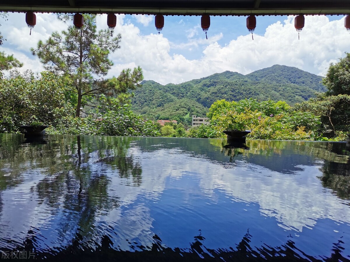 泡纯天然温泉地方推荐,冬天哪里温泉度假村最好