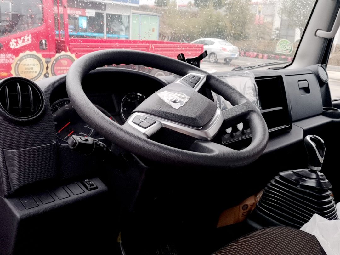 十堰龙信国际汽车城二手车过户,十堰龙信汽车城