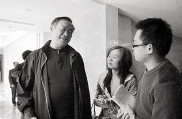 2019年，毛岸平追悼会：李敏、李讷、*新宇毛**敬献花圈