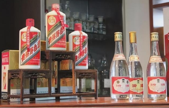 我国哪个省的白酒最好喝?经评鉴:这4款摘得桂冠,有你家乡的吗