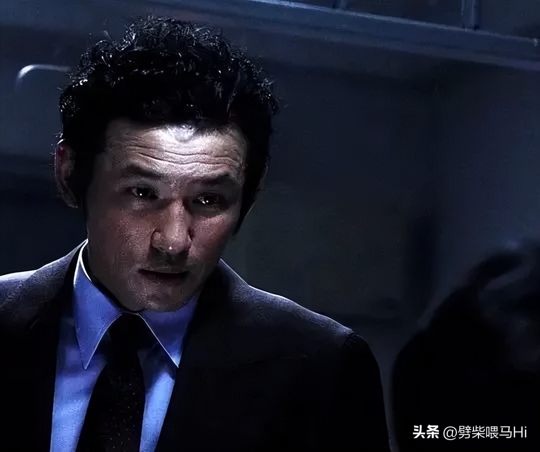 新世界丁青和李子成打天下的时候,新世界丁青李子成冲出来挡住车