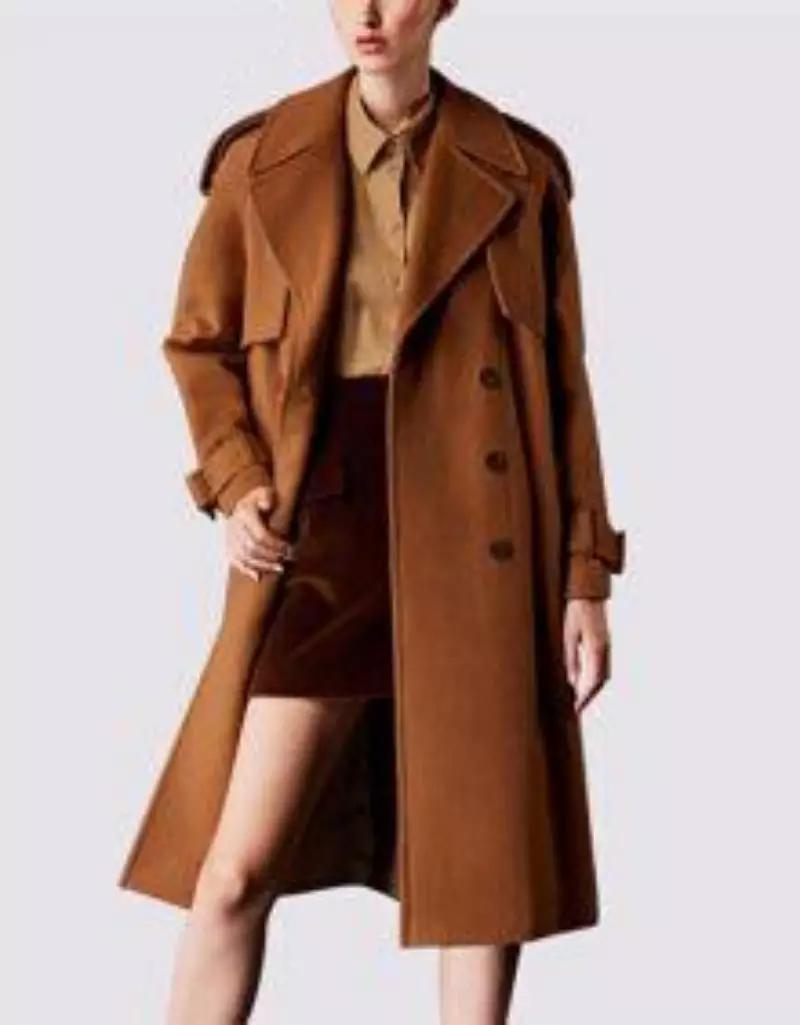 棕色呢子大衣里面配什么颜色打底,摩卡棕色牛角扣大衣怎么搭配裤子