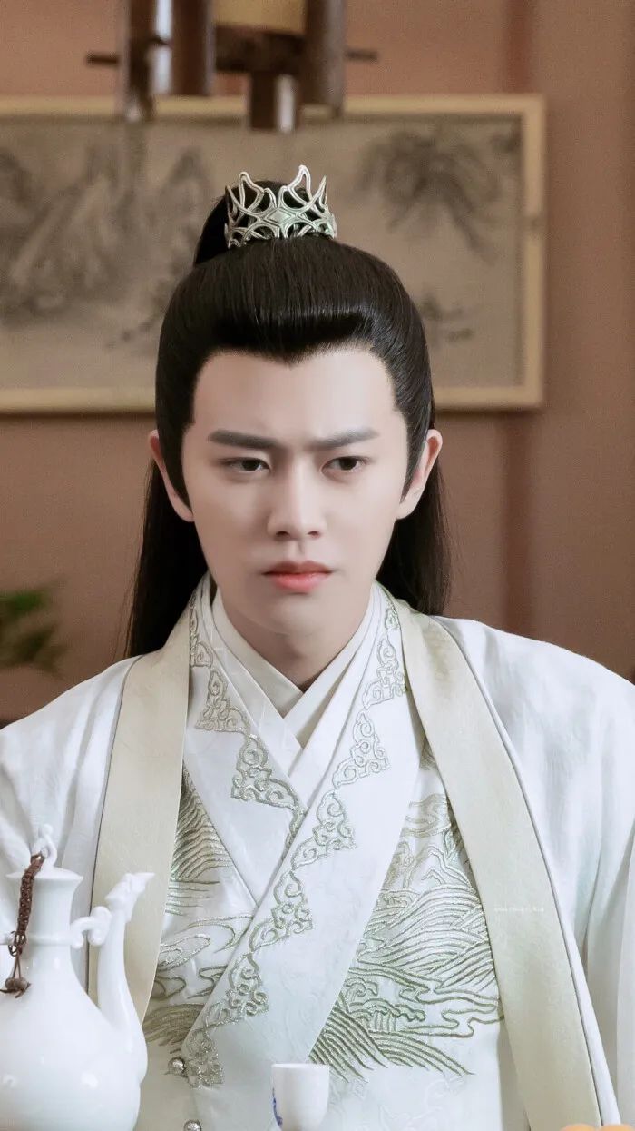 爱豆表格图任嘉伦,任嘉伦头像帅气高清粉色