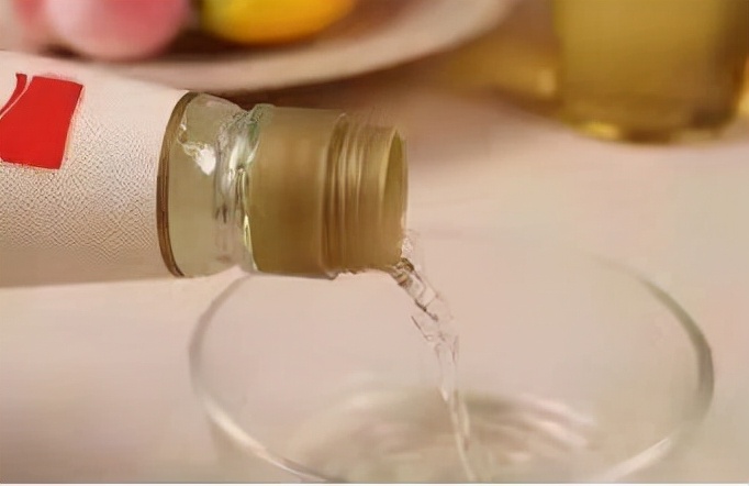 白醋洗头发的正确方法和用量,用白醋洗头发的用法和用量