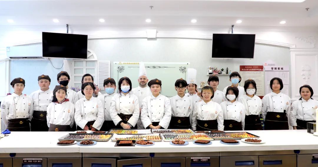 为什么不建议去工厂学烘焙,烘焙学徒的利弊