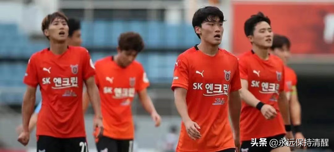 浠婃棩闊╄亴鑱旇禌绔炲僵,鏃ヨ亴涔欑珵褰╄冻鐞冧簩涓蹭竴鎺ㄨ崘