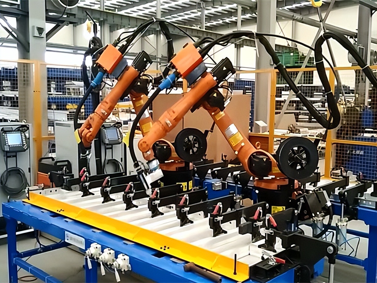 爬壁焊接机器人的前景,焊接机器人操作与编程