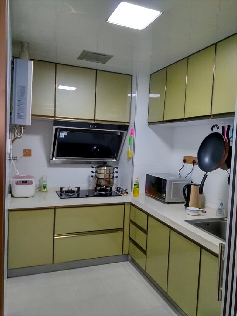 小户型房子适合装马桶还是蹲坑,现在装修房子建议用马桶还是蹲坑