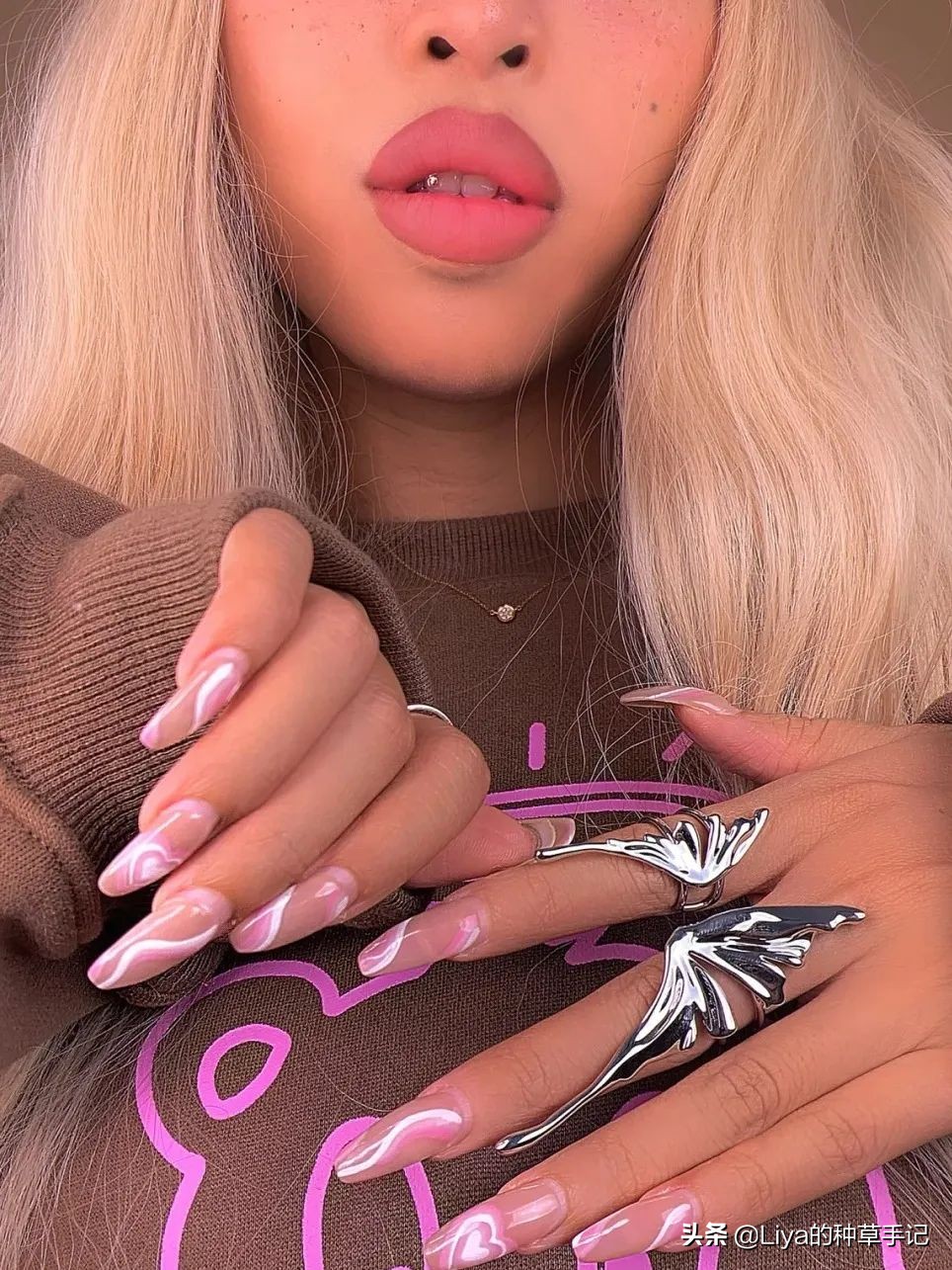 干净高级显白的美甲图片,秋冬显白美甲仙气十足的美甲分享