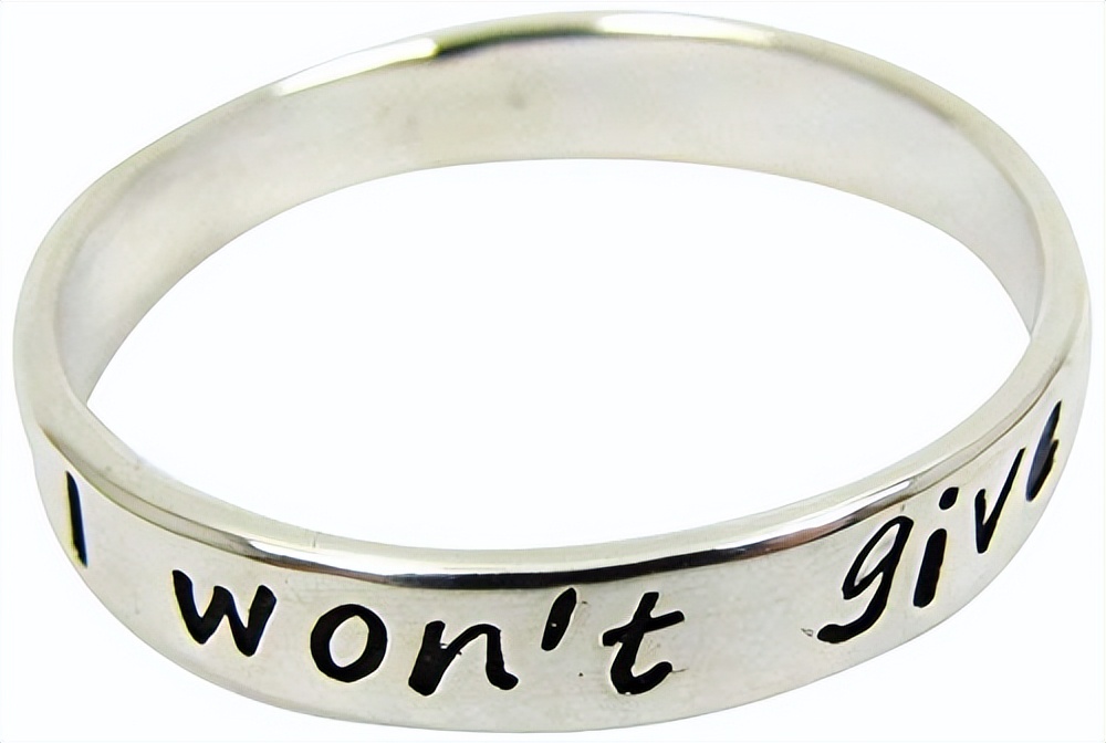 什么款式戒指日常戴比较方便,哪个款式的戒指戴着最舒服