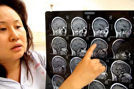 非洲大蜗牛入侵美国，每年可产5窝，花费数百万美元没法治理