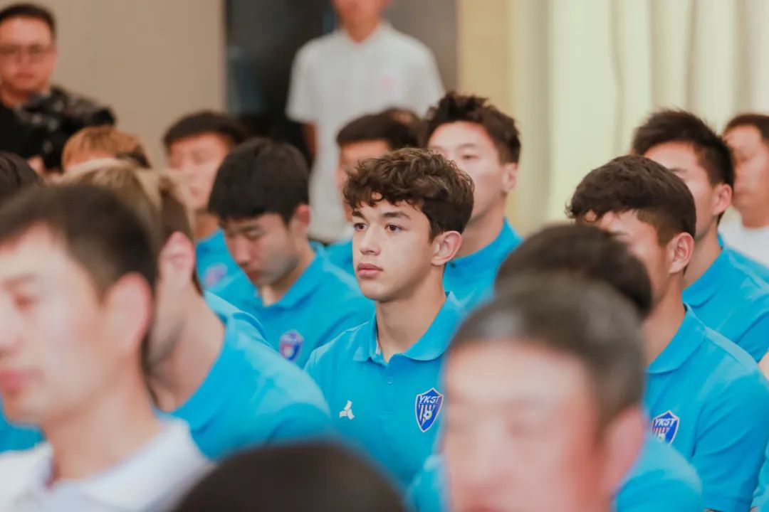 为云南而战！云南玉昆足球俱乐部举行中乙联赛出征仪式