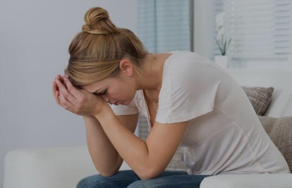 女性头上有白发应该补充什么,女性头顶白发什么原因怎么调理