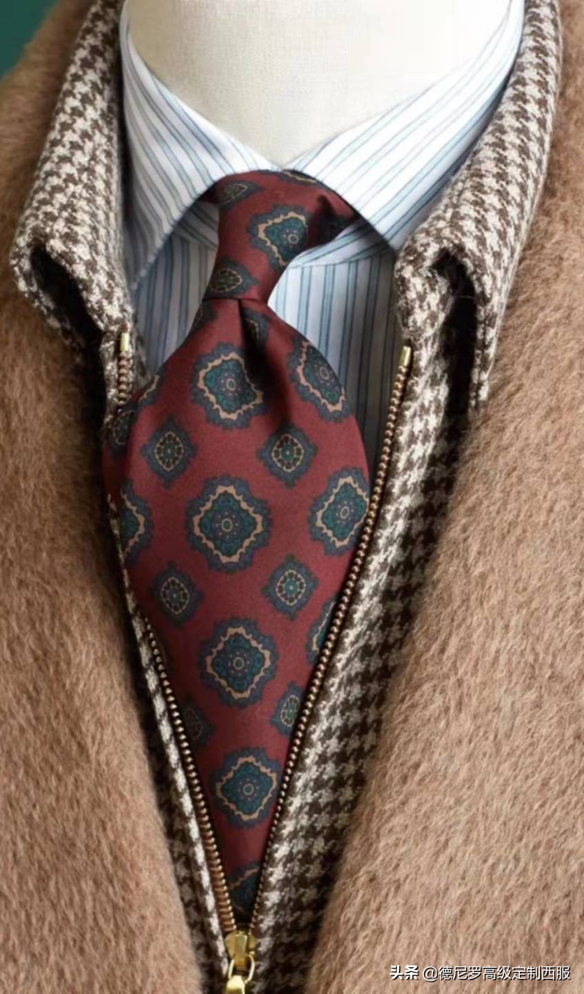 羊毛大衣的面料讲解,如何从面料上看出纯羊毛大衣