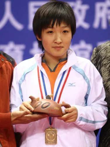 国乒女队王楠,王楠张怡宁女乒团体比赛视频