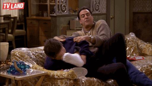 脚臭很尴尬该怎么办,脚臭的小常识是什么