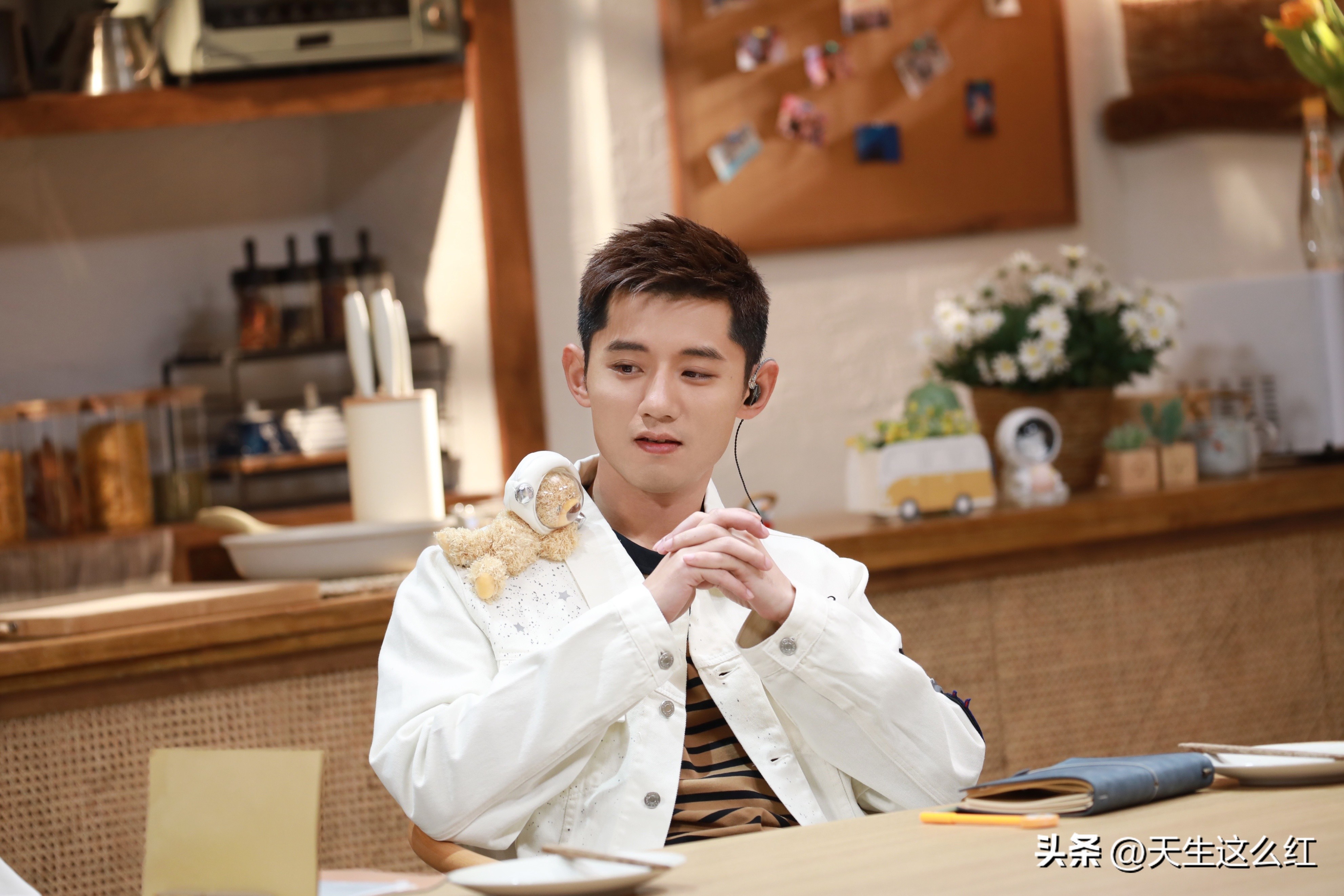 年入6000万还要对女明星搞“杀猪盘”，张继科会去踩缝纫机吗？