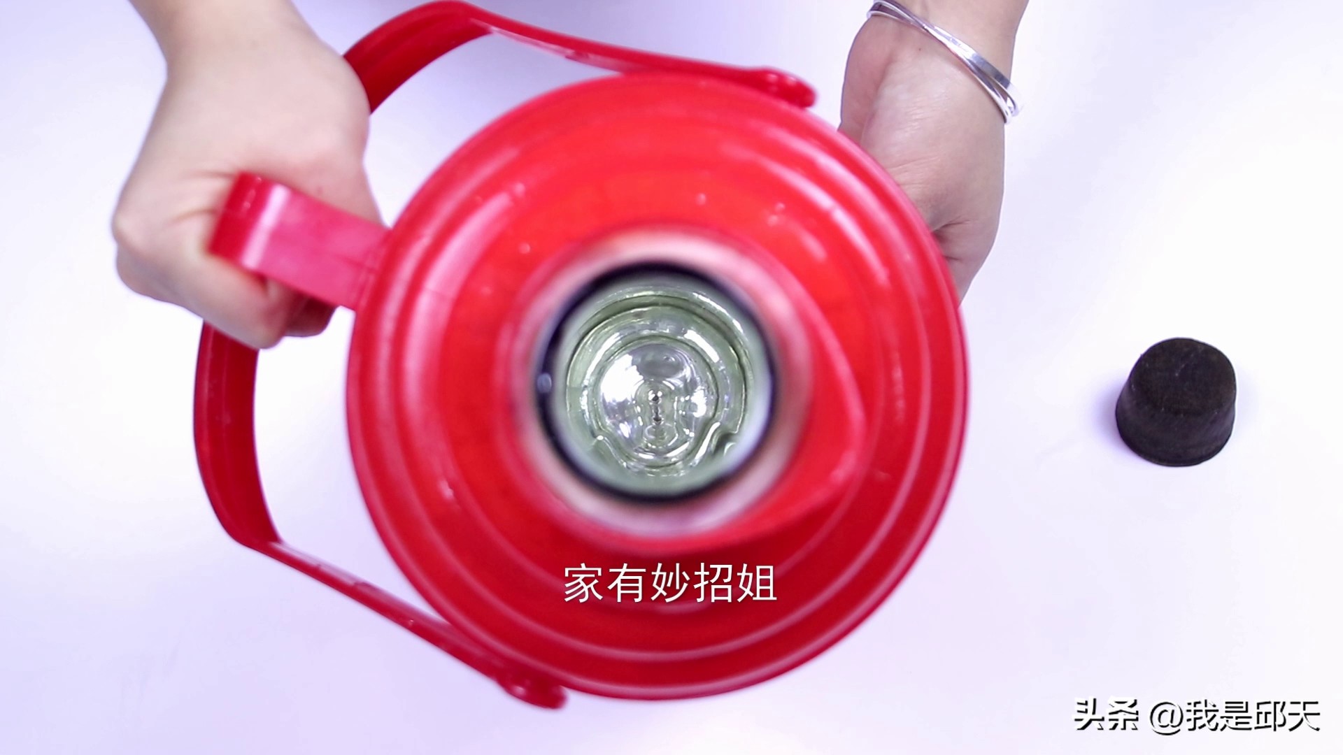 热水瓶内壁水垢清除妙招,热水瓶里顽固水垢怎么去除