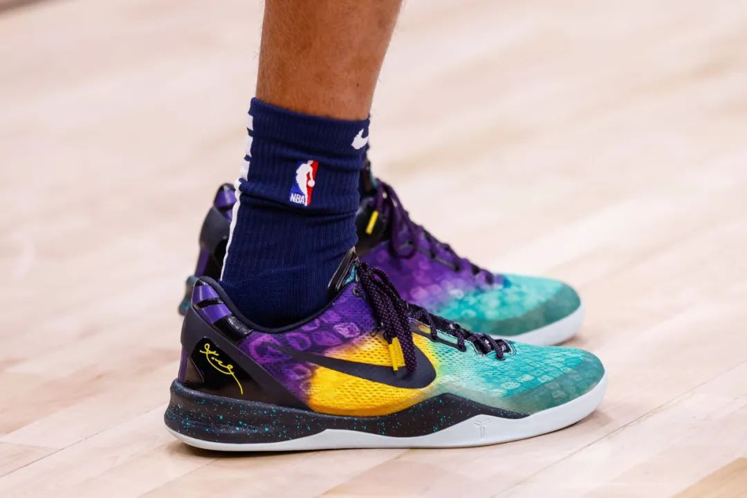 欧文和乔治球鞋,nikekobeivprotro男子篮球鞋