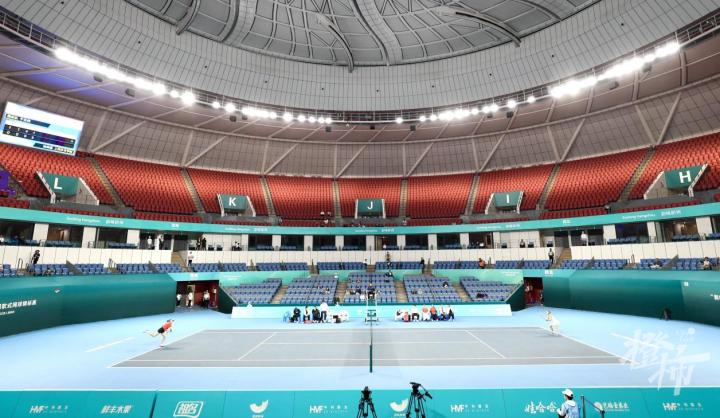 智慧大脑、黑科技加持，在“小莲花”里体验智能观赛