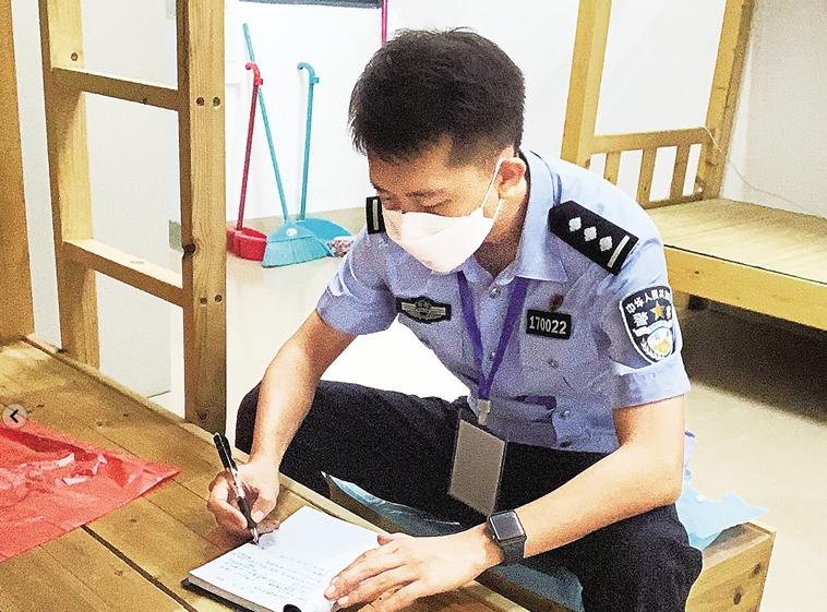 战疫一线公安事迹,疫线风采老民警