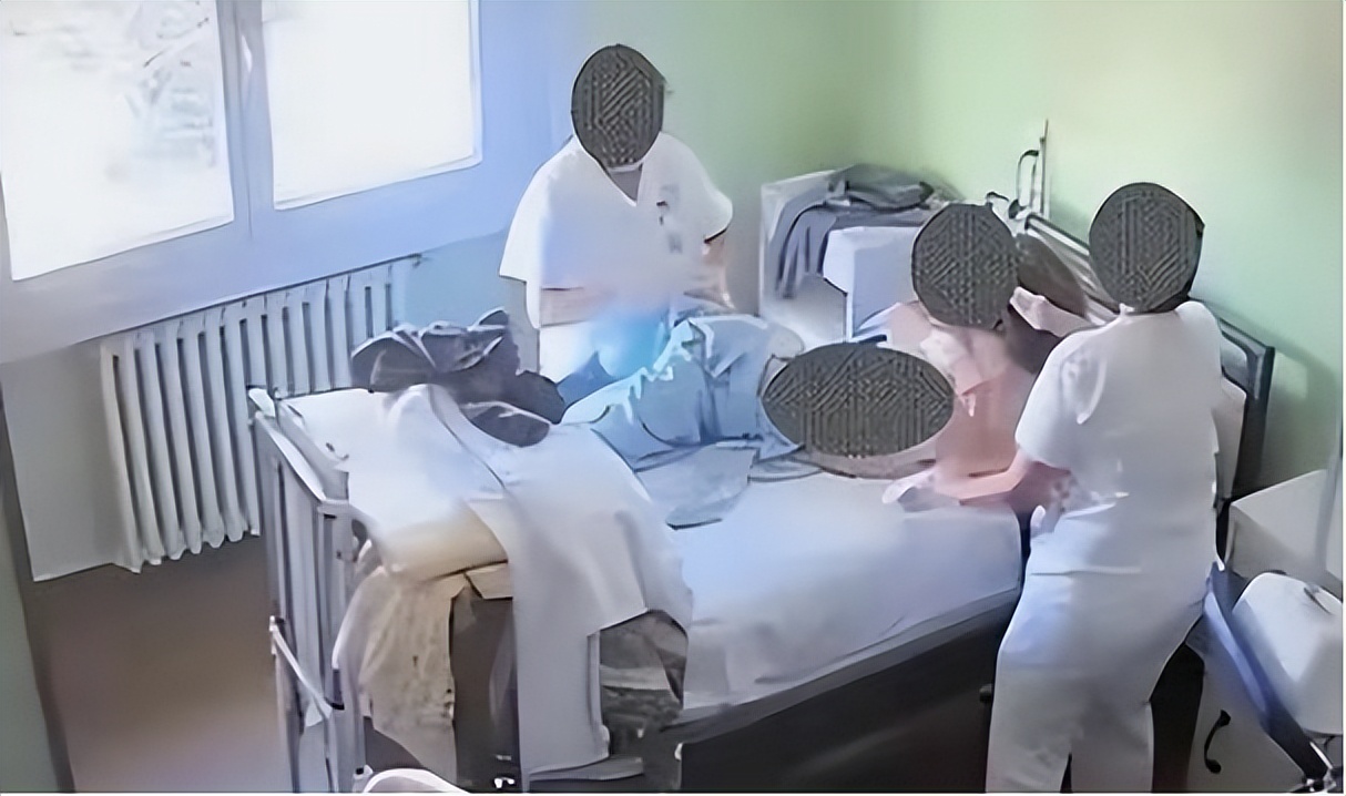 老兵被养老院护工打爆眼球,73岁老人被养老院护工打爆眼球