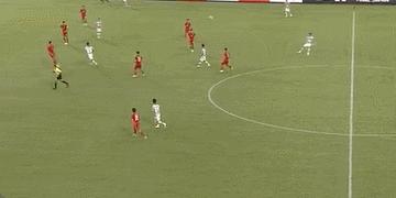 国足0比2日本射门数,射门30次输球