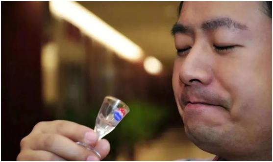 43度飞天茅台和53度迎宾哪个好喝,飞天茅台43度和五粮液53度哪个好