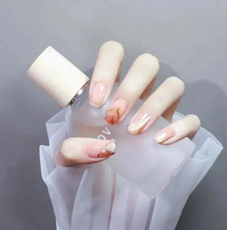 沈阳市美甲培训学校,沈阳美甲很厉害的美甲师