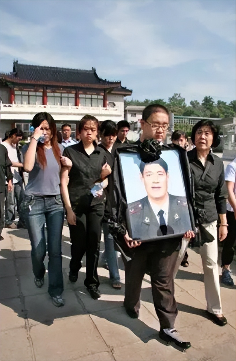 穆铁柱时期的男篮名单,篮球巨人穆铁柱身高