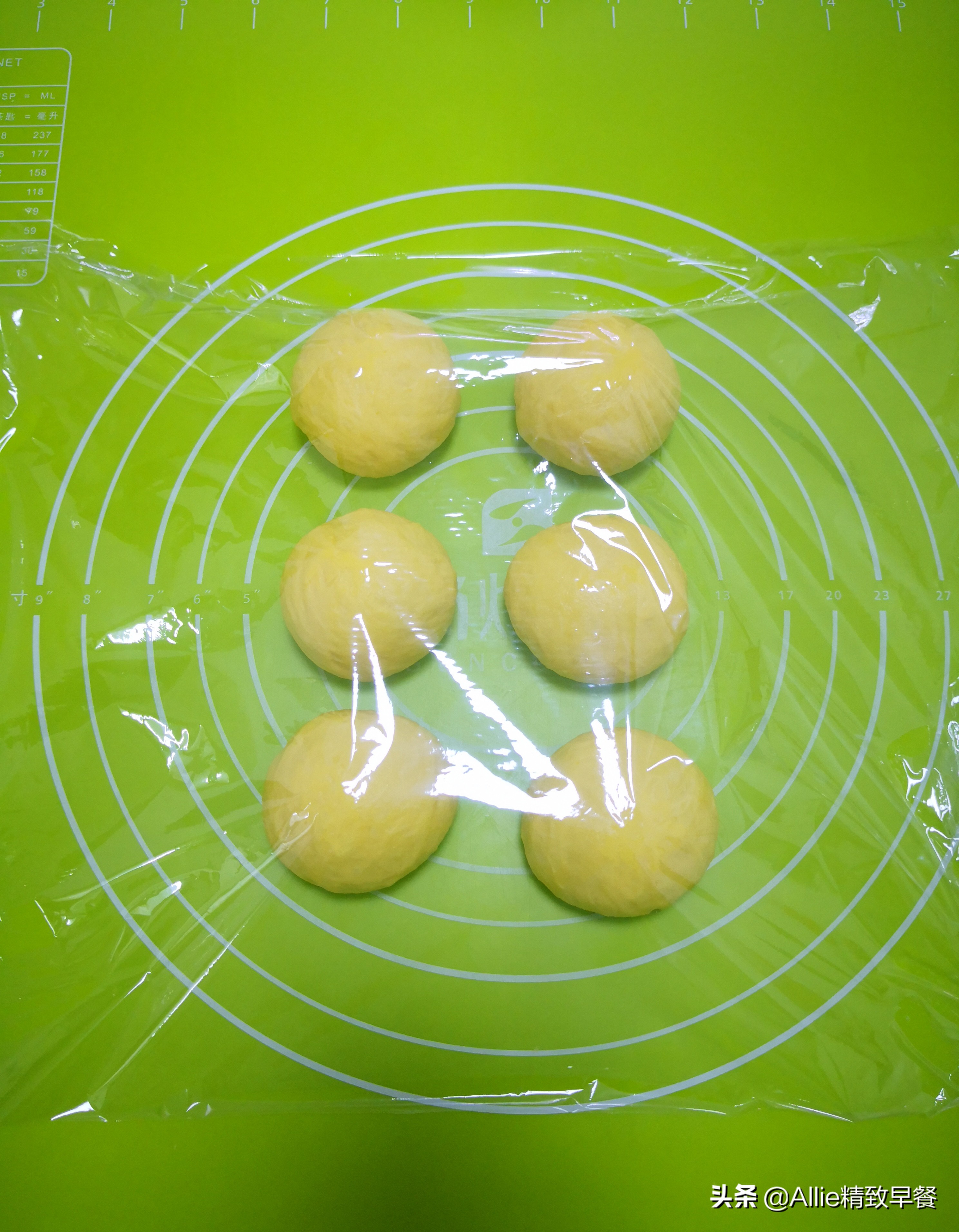 用南瓜做宝宝辅食点心,面食蝴蝶结怎么做简单又好吃