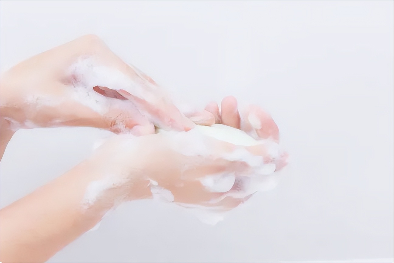 手上有脱皮小水泡很痒怎么办,孩子手上起小水泡脱皮痒