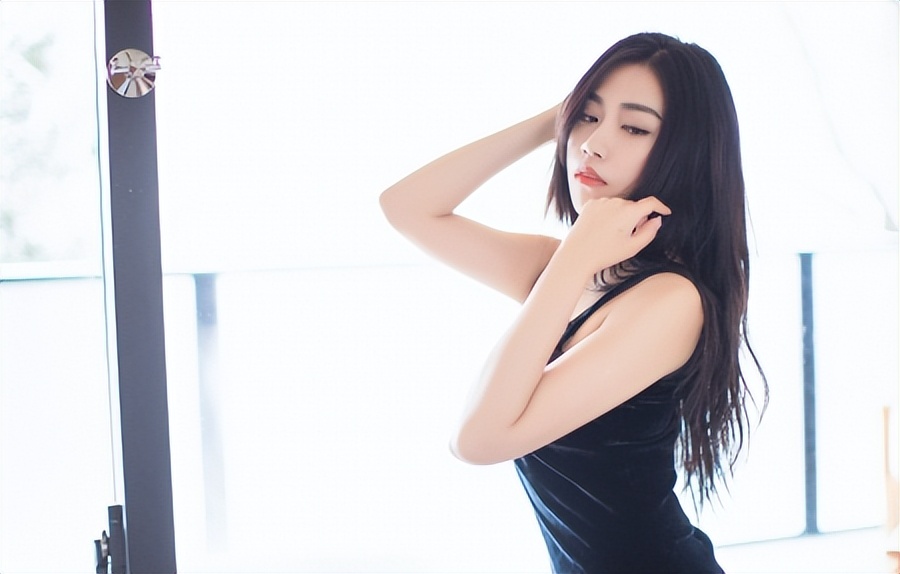 女生对我忽冷忽热但不回信息,女生忽冷忽热不回信息该怎么办