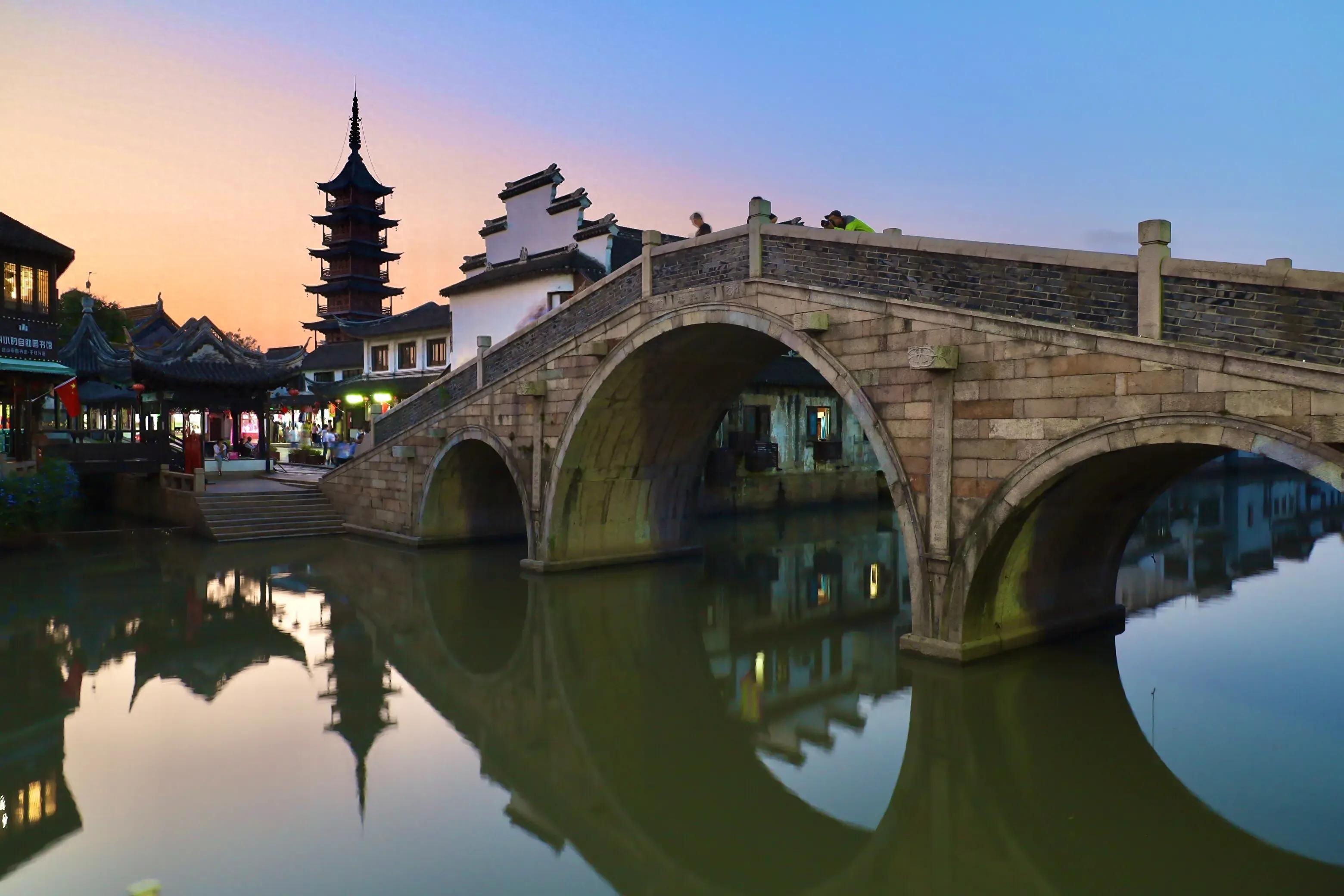 江苏昆山gdp总和,昆山成全国首个gdp破5000亿县级市